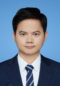 陈  龙