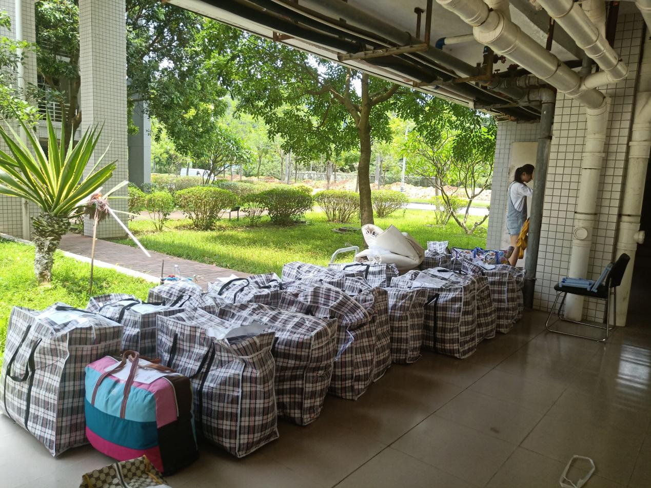 将实践、奉献、进取精神渗透到工作的每一个角落——记BV伟德官方网站宿舍搬迁