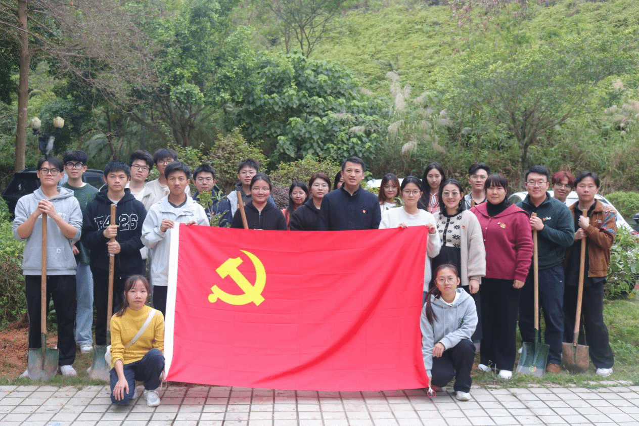 BV伟德官方网站学生党支部开展“绿美校园”植树党日活动